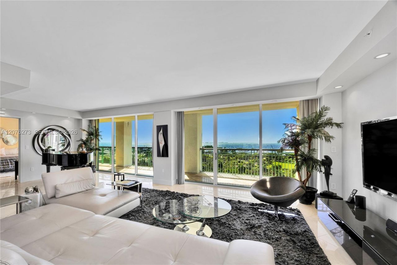 3400 SW 27th Ave , Unit 902, Miami, FL 33133 Photo