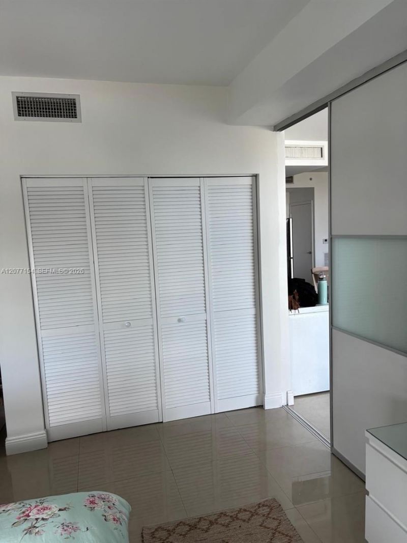 90 SW 3rd St , Unit 1909, Miami, FL 33130 Photo