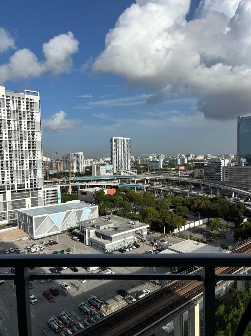 90 SW 3rd St , Unit 1909, Miami, FL 33130 Photo