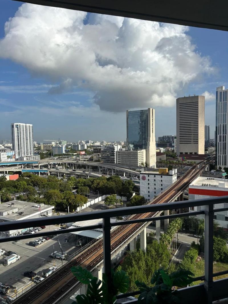90 SW 3rd St , Unit 1909, Miami, FL 33130 Photo