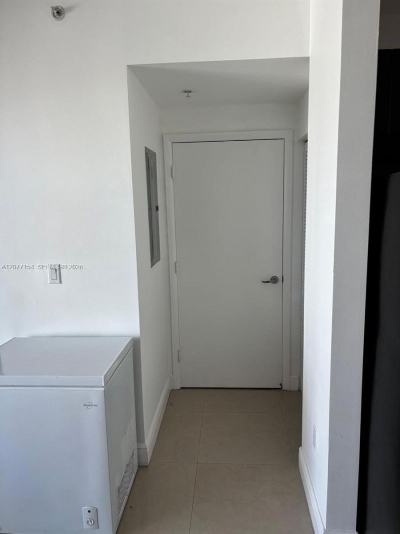 90 SW 3rd St , Unit 1909, Miami, FL 33130 Photo