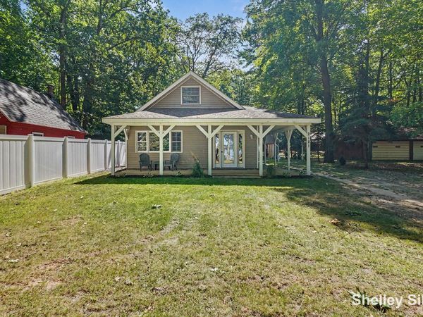 2121 Wolf Lake Drive, Baldwin, MI 49304