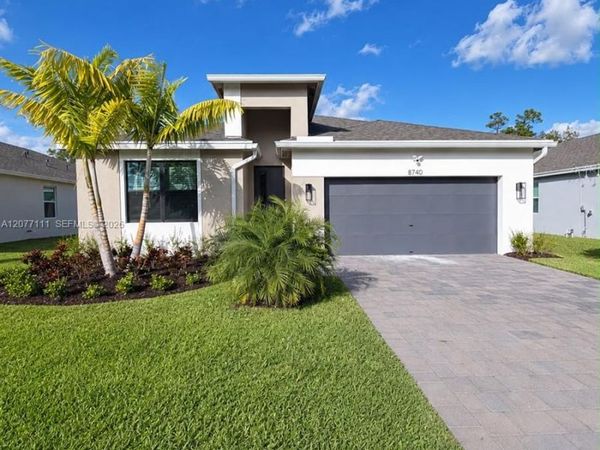8740 SW Kanner Oaks Dr, Stuart, FL 34997