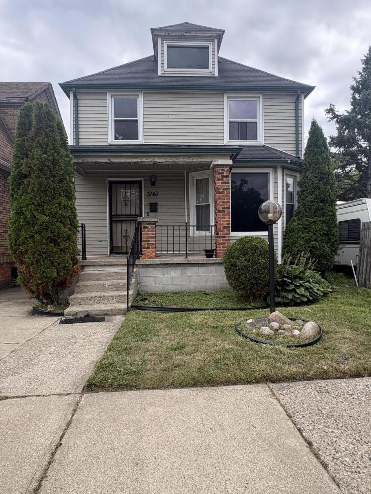 3743 W Moore Place, Detroit, MI 48208 Main Photo