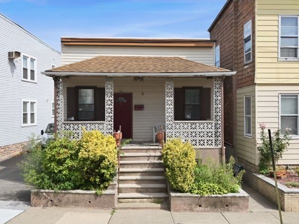 2 Lake St, Belleville, NJ 07109