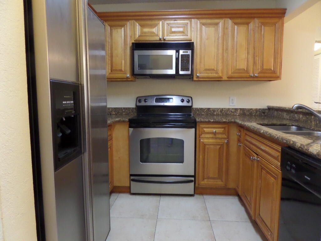 1524 Lake Crystal Drive, Unit B, West Palm Beach, FL 33411 Photo