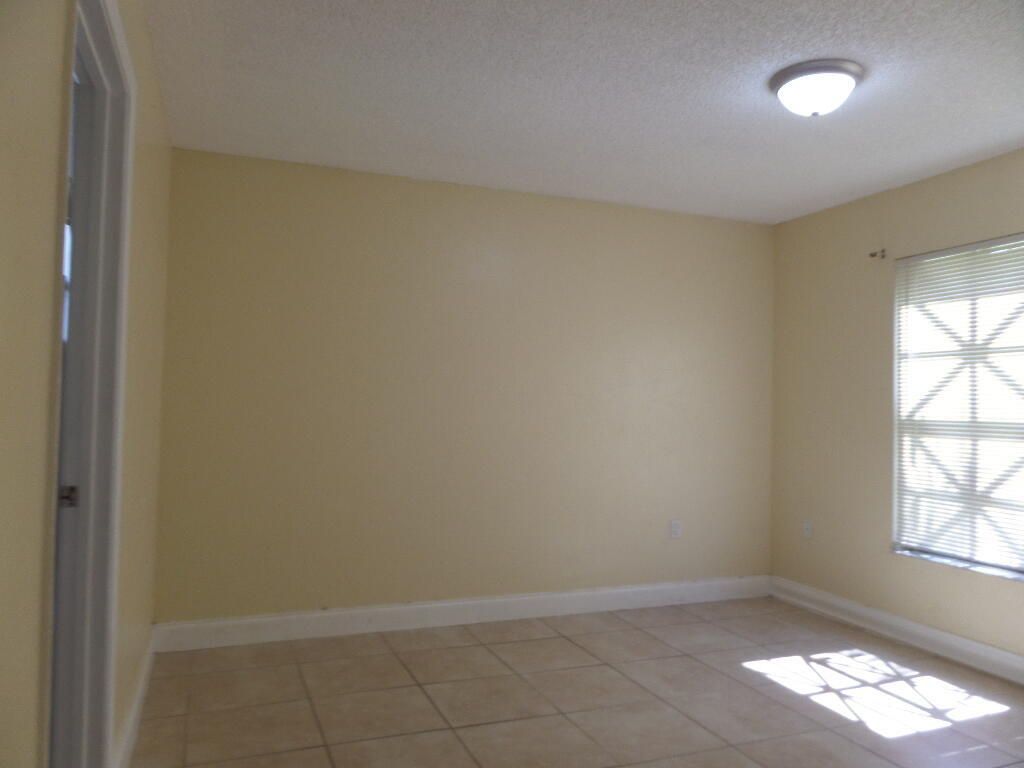 1524 Lake Crystal Drive, Unit B, West Palm Beach, FL 33411 Photo