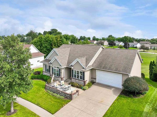1410 10th St SW, Mt Vernon, IA 52314