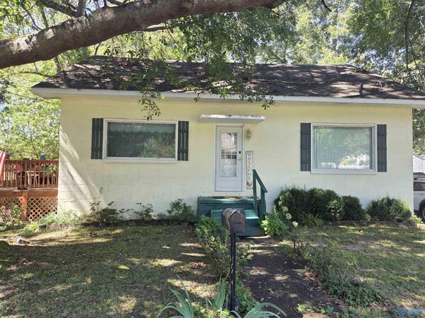 405 Short Street SE, Hartselle, AL 35640