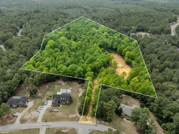 9 N Fork Dr., Petal, MS 39465
