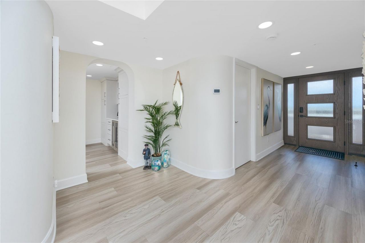 17940 Gulf Boulevard, Unit 17C, Redington Shores, FL 33708 Photo