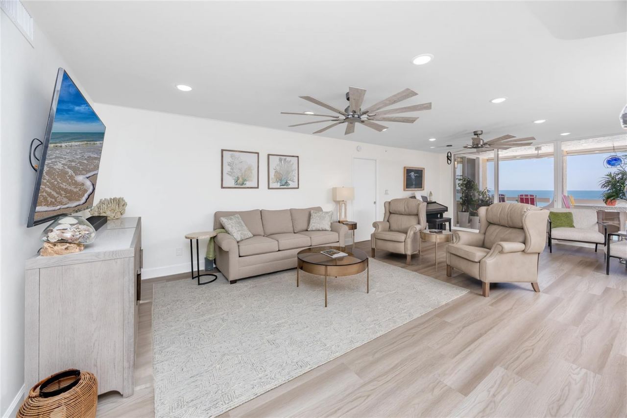 17940 Gulf Boulevard, Unit 17C, Redington Shores, FL 33708 Photo