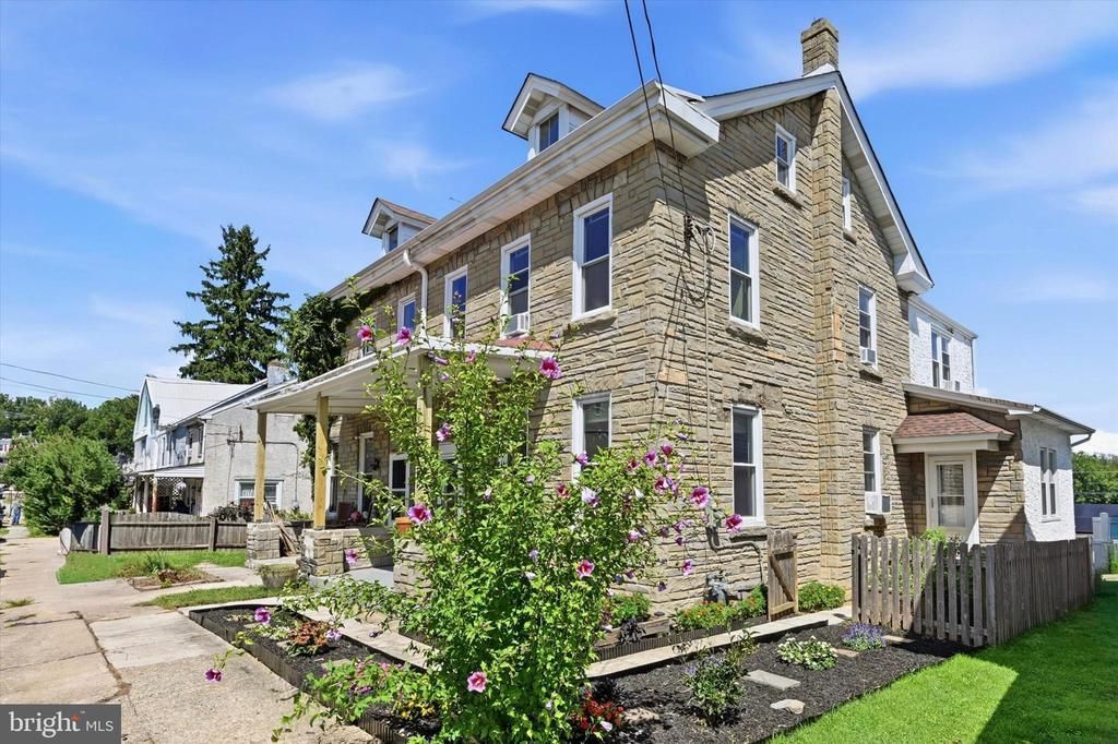 123 BRADFORD AVENUE, DOWNINGTOWN, PA 19335