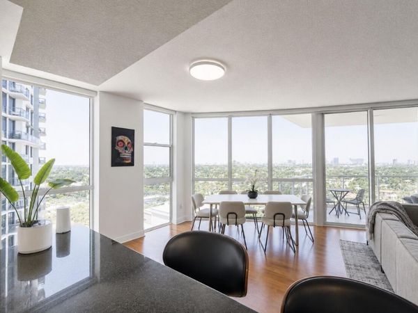 111 SE 8th Avenue, Fort Lauderdale, FL 33301