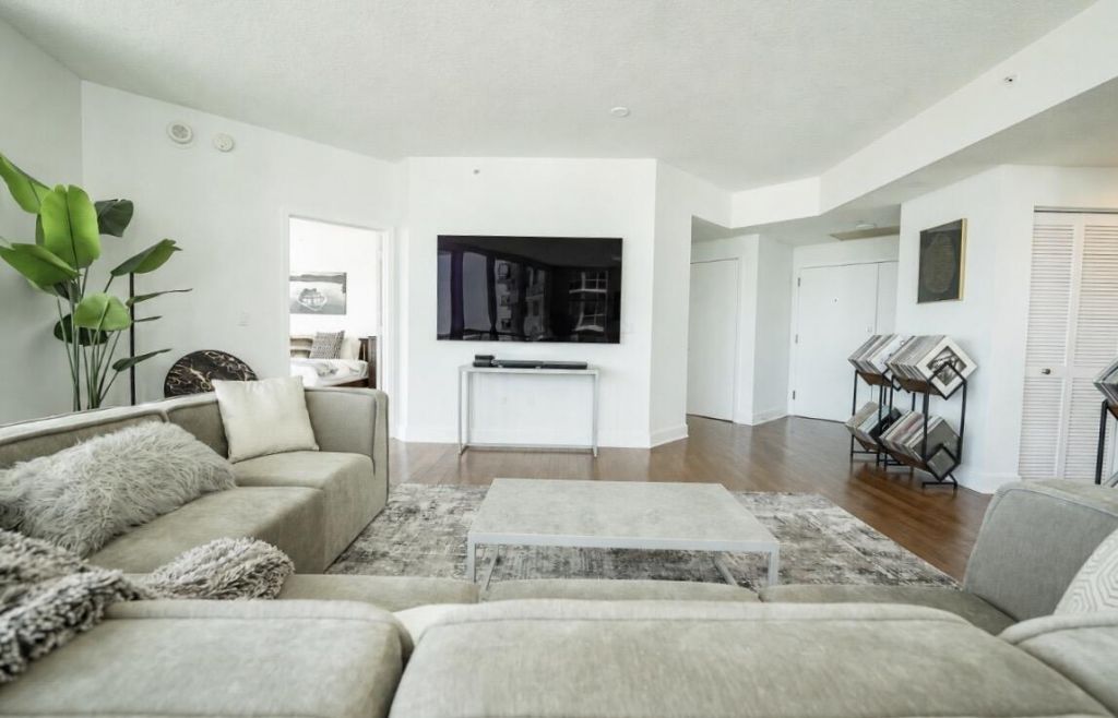 111 SE 8th Avenue, Unit 1402, Fort Lauderdale, FL 33301 Photo