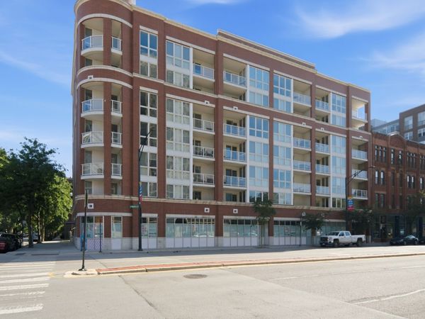 1552 N North Park Avenue , Unit 704, Chicago, IL 60610