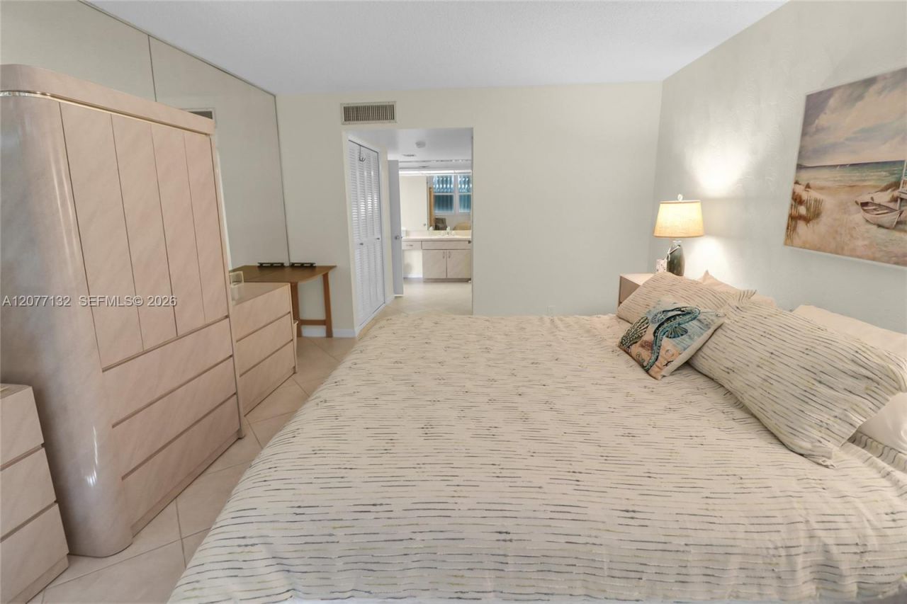 328 N Ocean Blvd, Unit 302, Pompano Beach, FL 33062 Photo