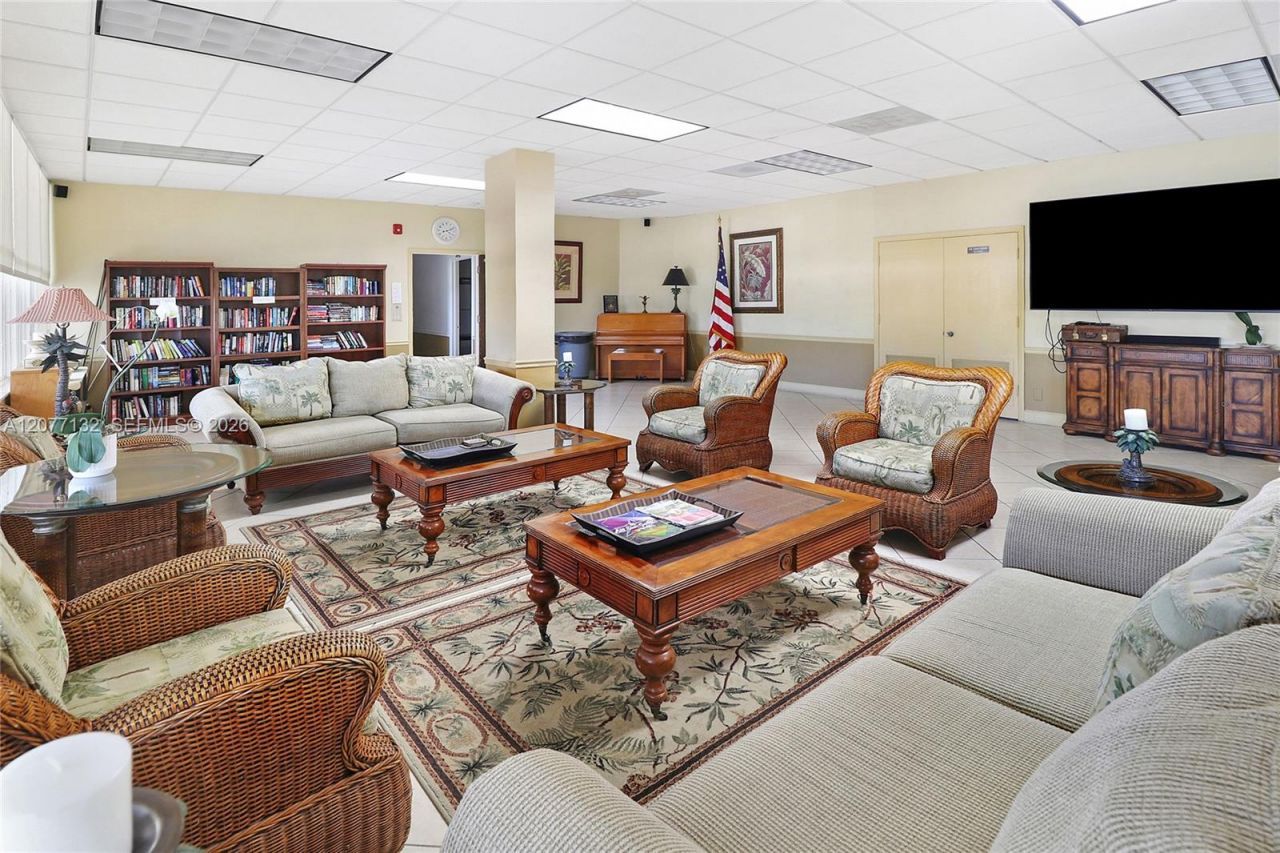 328 N Ocean Blvd, Unit 302, Pompano Beach, FL 33062 Photo