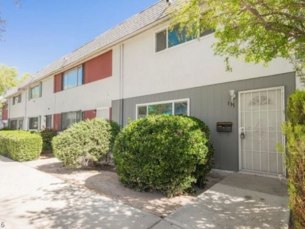 135 Greenbriar Townhouse Way , Las Vegas, NV 89121