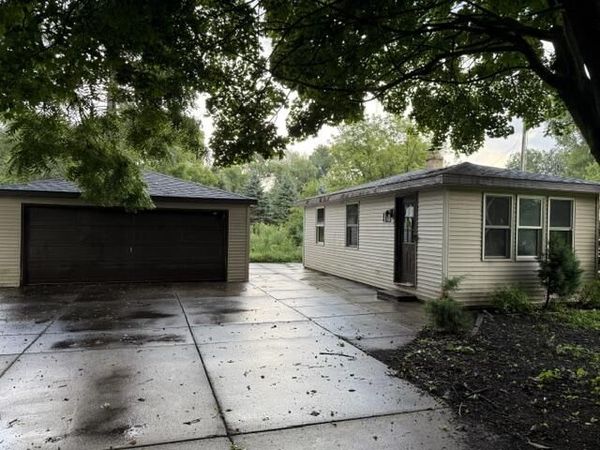 7105 Old Spring St, Mount Pleasant, WI 53406