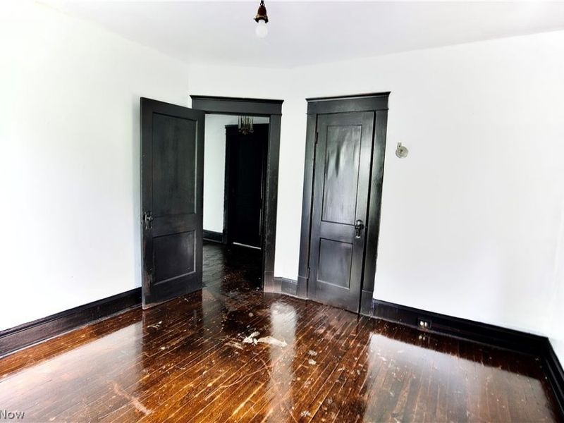 9501 Yale Avenue, Cleveland, OH 44108 Photo 18