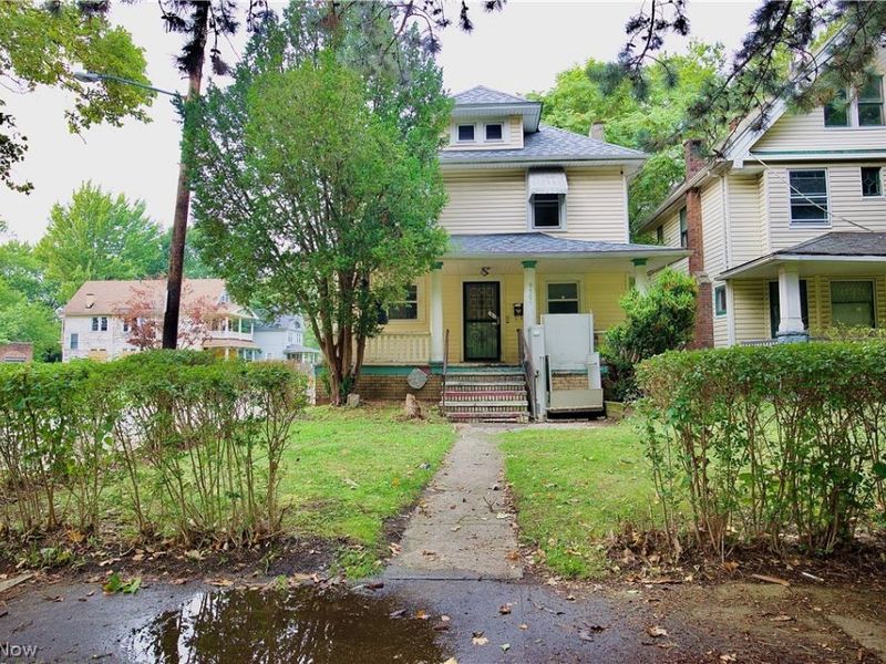 9501 Yale Avenue, Cleveland, OH 44108 Photo 2