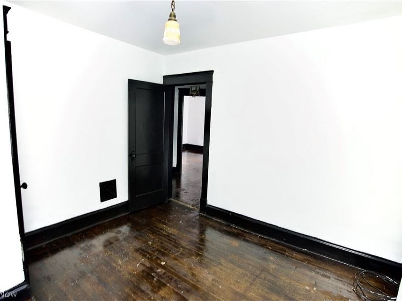 9501 Yale Avenue, Cleveland, OH 44108 Photo 20