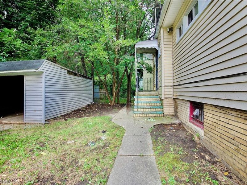9501 Yale Avenue, Cleveland, OH 44108 Photo 29