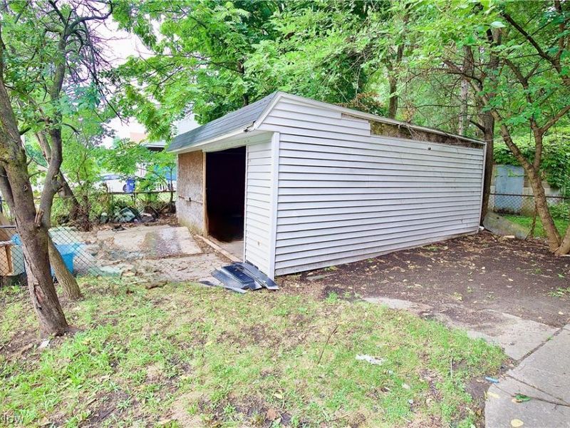9501 Yale Avenue, Cleveland, OH 44108 Photo 30