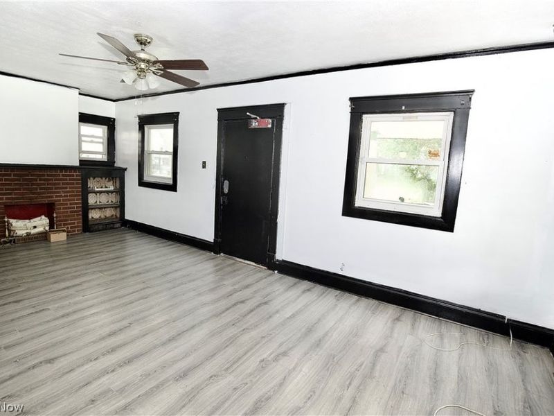 9501 Yale Avenue, Cleveland, OH 44108 Photo 5