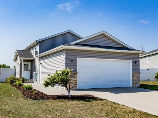 613 5th Street E, Horace, ND 58047
