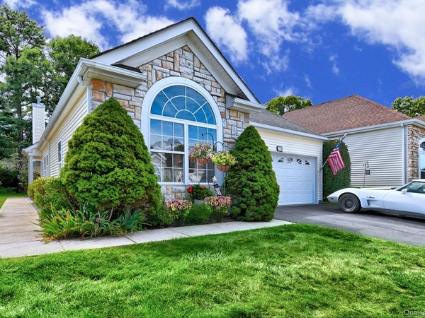 428 Leisure Drive, Ridge, NY 11961