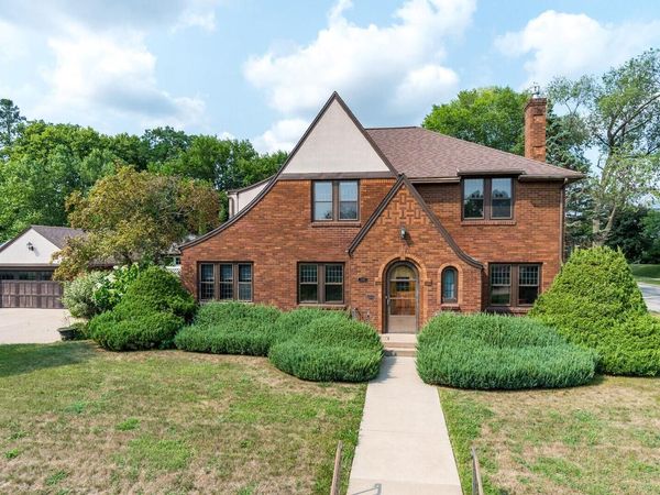 1529 Cass STREET, Unit 225 8th St, La Crosse, WI 54601