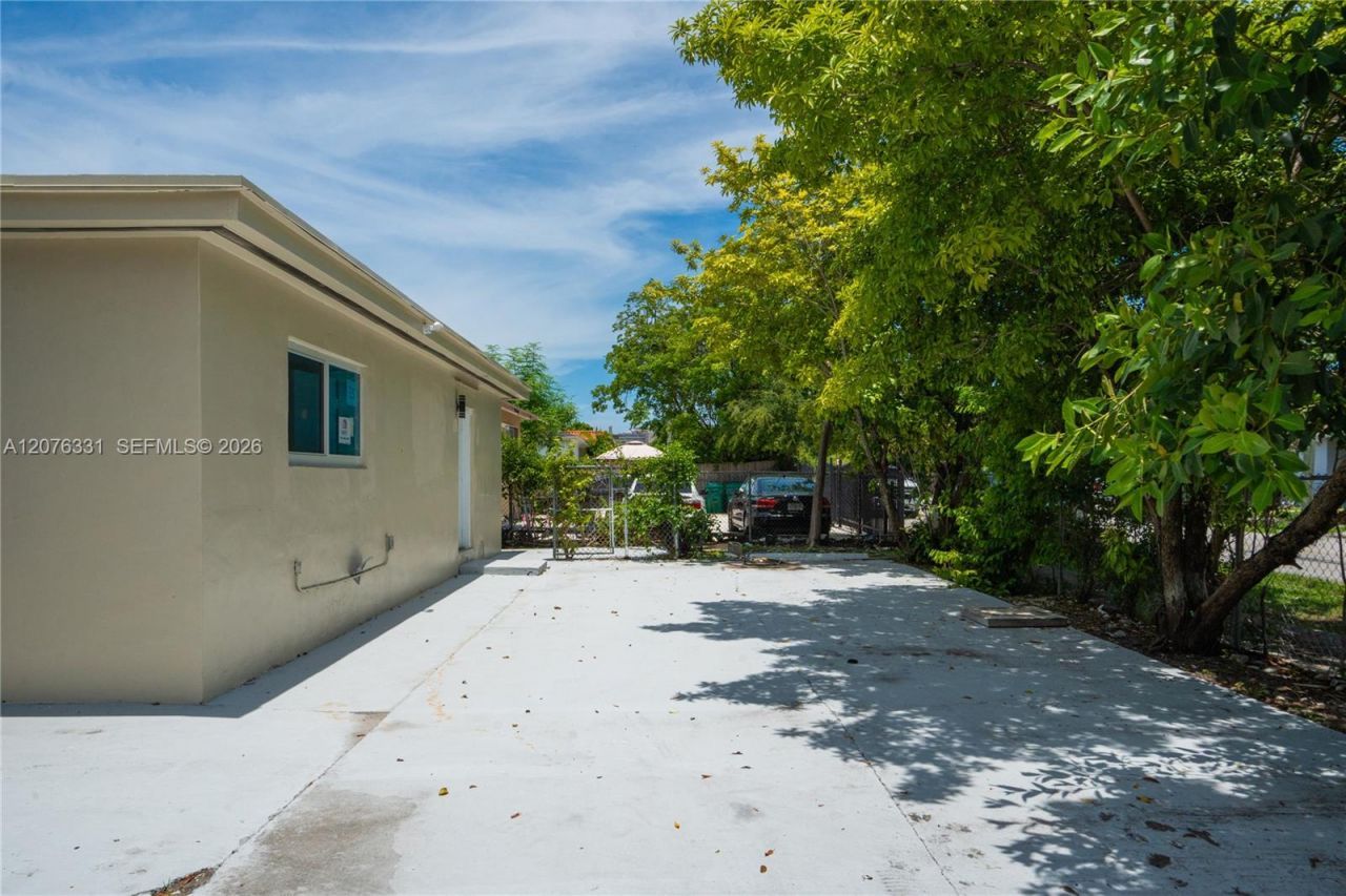 1701 NW 19th Ave , Unit 1701, Miami, FL 33125 Photo