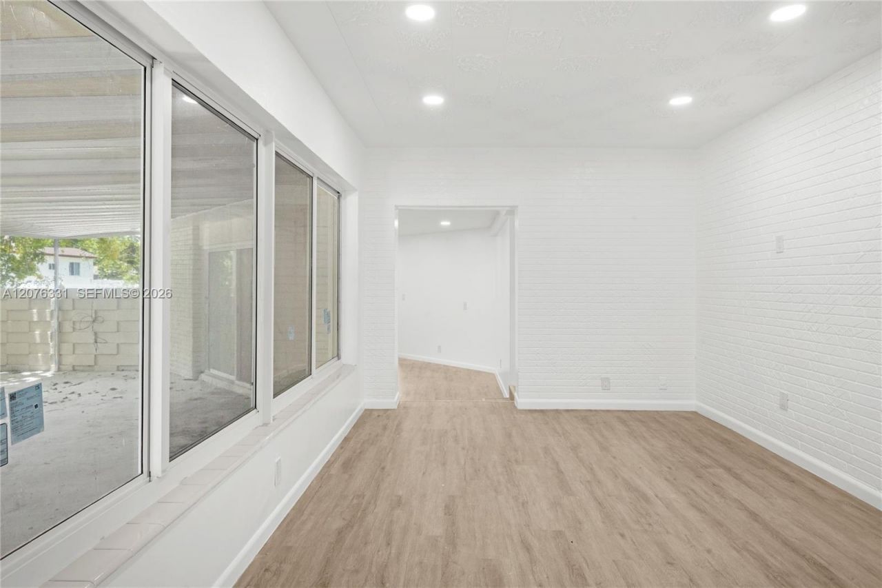 1701 NW 19th Ave , Unit 1701, Miami, FL 33125 Photo