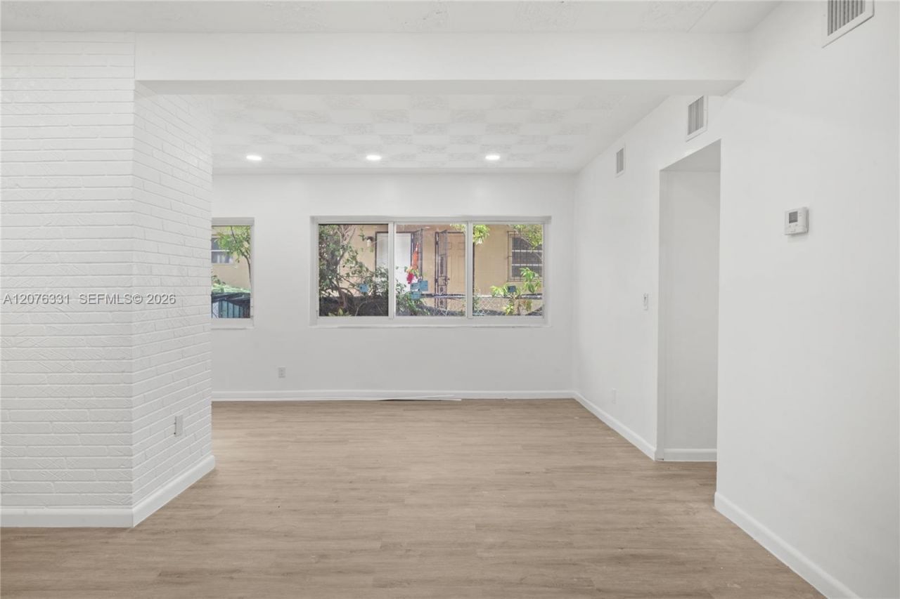 1701 NW 19th Ave , Unit 1701, Miami, FL 33125 Photo