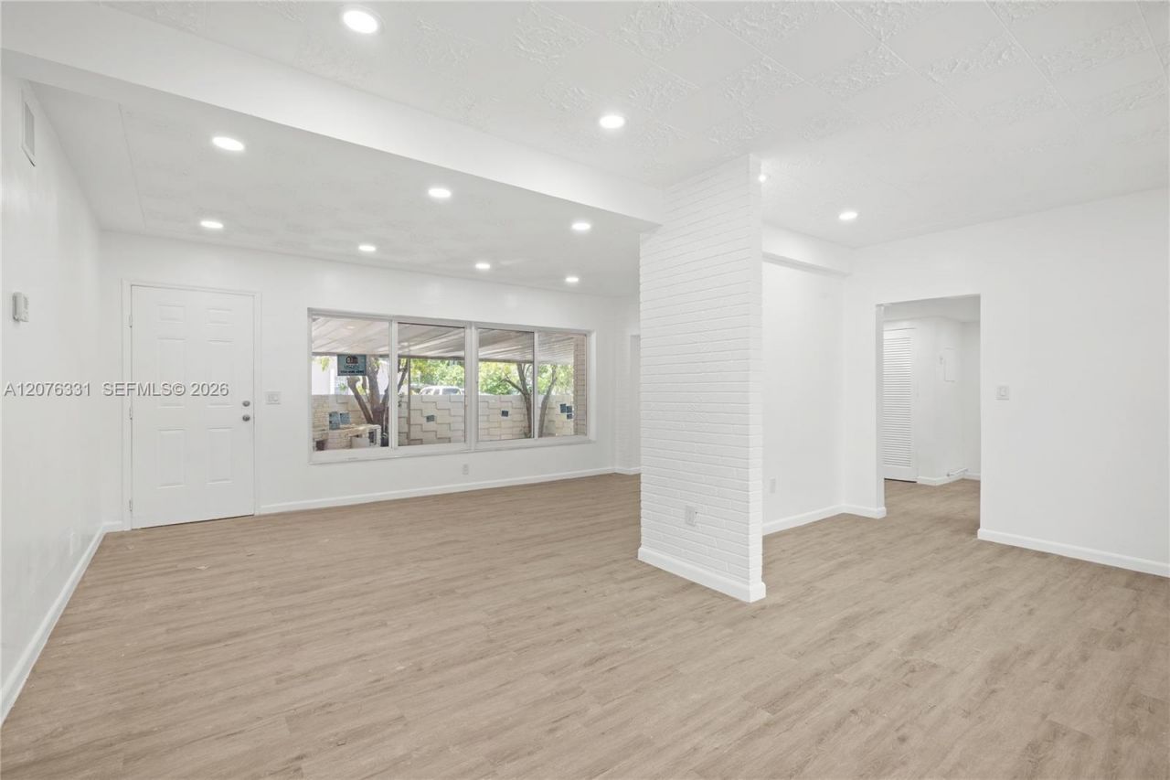 1701 NW 19th Ave , Unit 1701, Miami, FL 33125 Photo