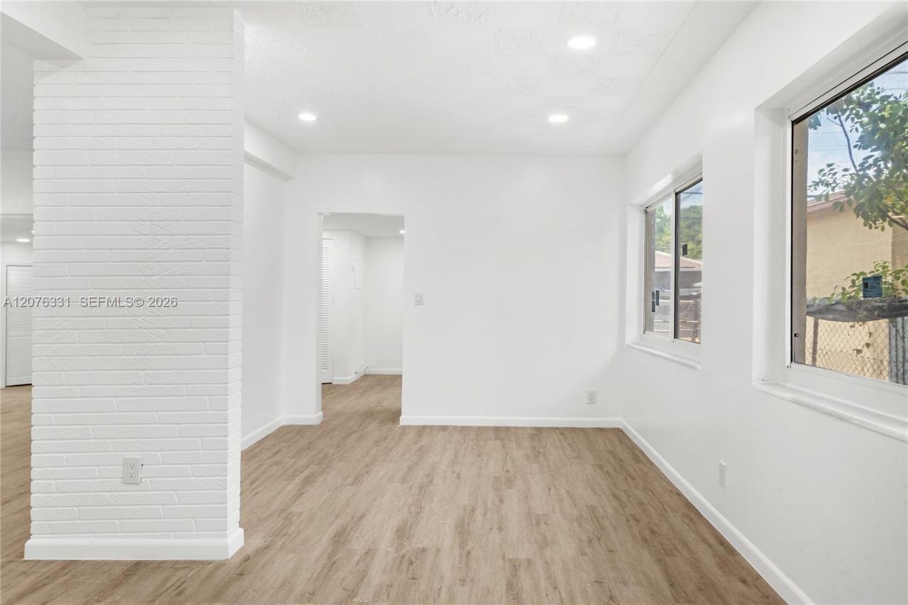 1701 NW 19th Ave , Unit 1701, Miami, FL 33125 Photo