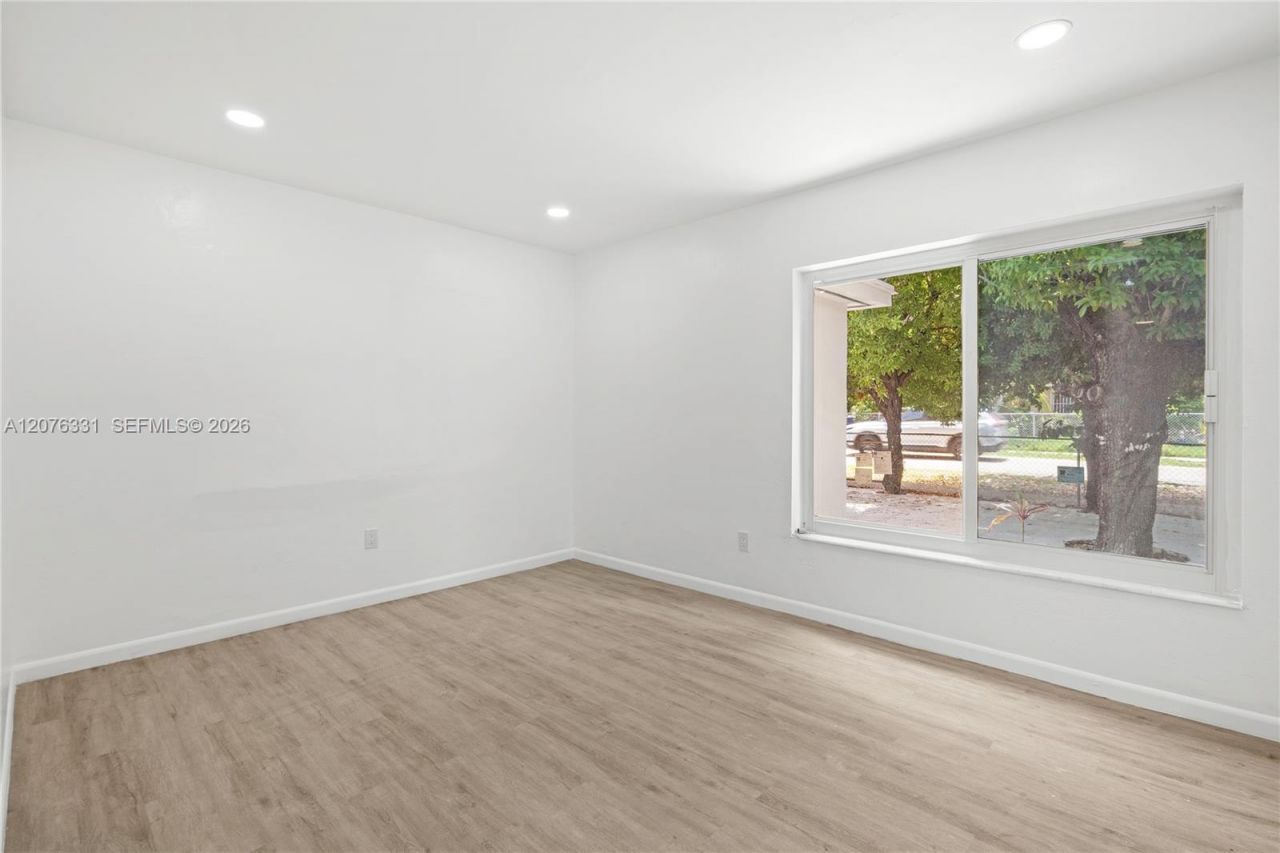 1701 NW 19th Ave , Unit 1701, Miami, FL 33125 Photo