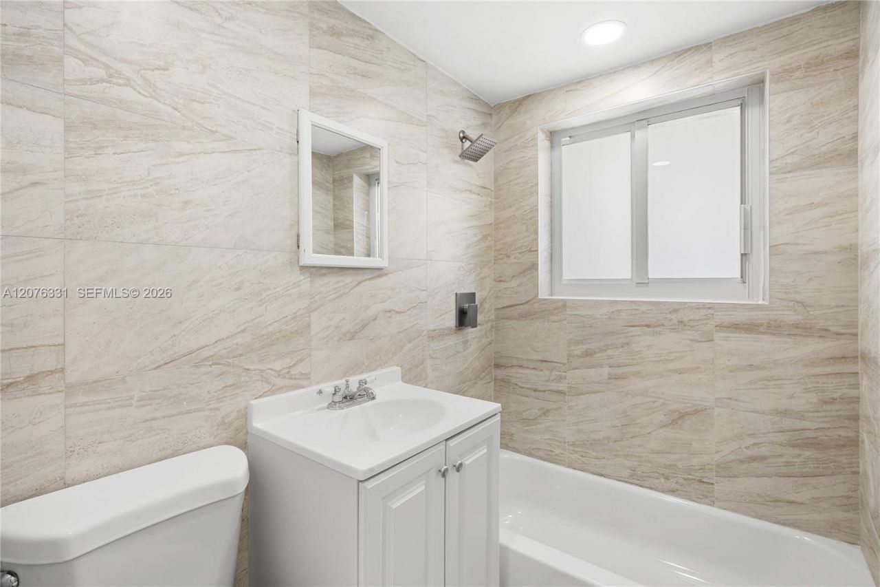 1701 NW 19th Ave , Unit 1701, Miami, FL 33125 Photo
