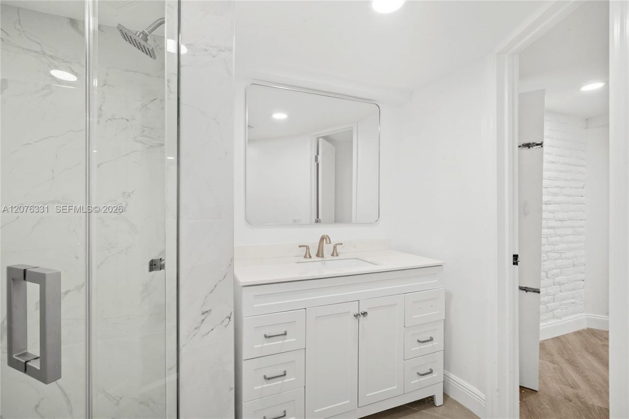 1701 NW 19th Ave , Unit 1701, Miami, FL 33125 Photo