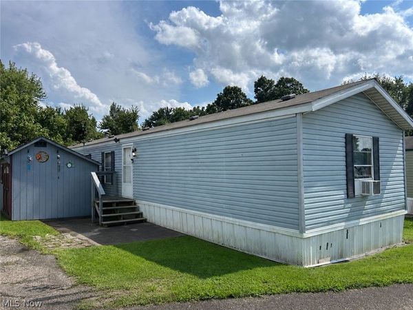 200 S Blackwood Drive , Zanesville, OH 43701