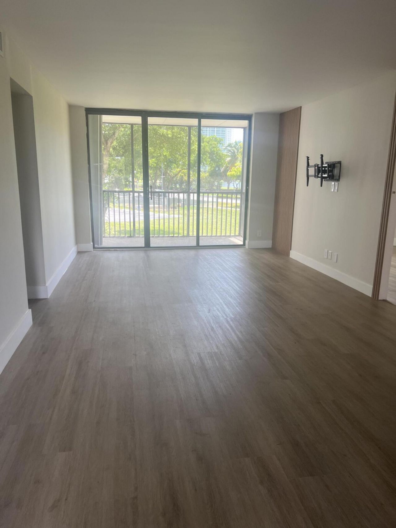 3475 N Country Club Drive, Unit 206, Aventura, FL 33180 Photo