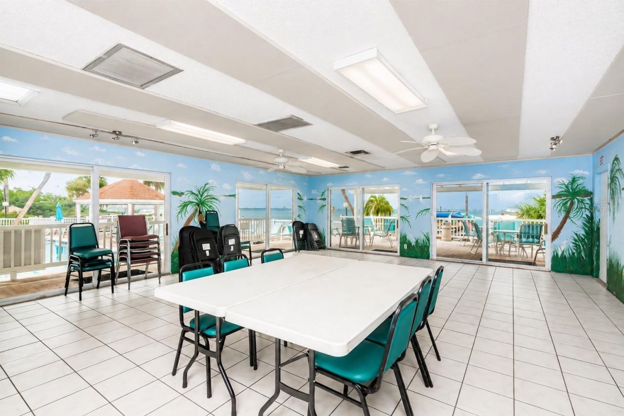 3730 42nd Way S, Unit H, Saint Petersburg, FL 33711 Photo