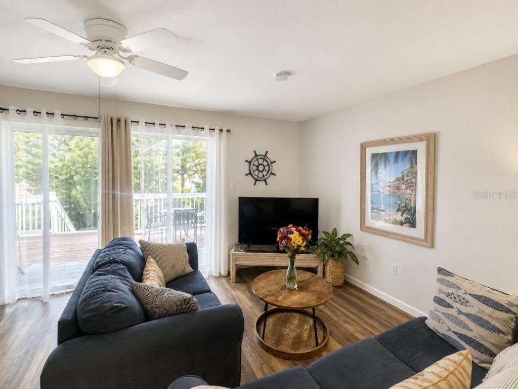 3730 42nd Way S, Unit H, Saint Petersburg, FL 33711 Photo
