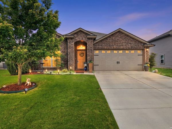 1321 W Nolte Farms, Seguin, TX 78155