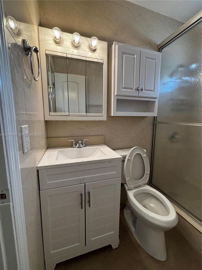 512 SW 10th St , Hallandale Beach, FL 33009 Photo
