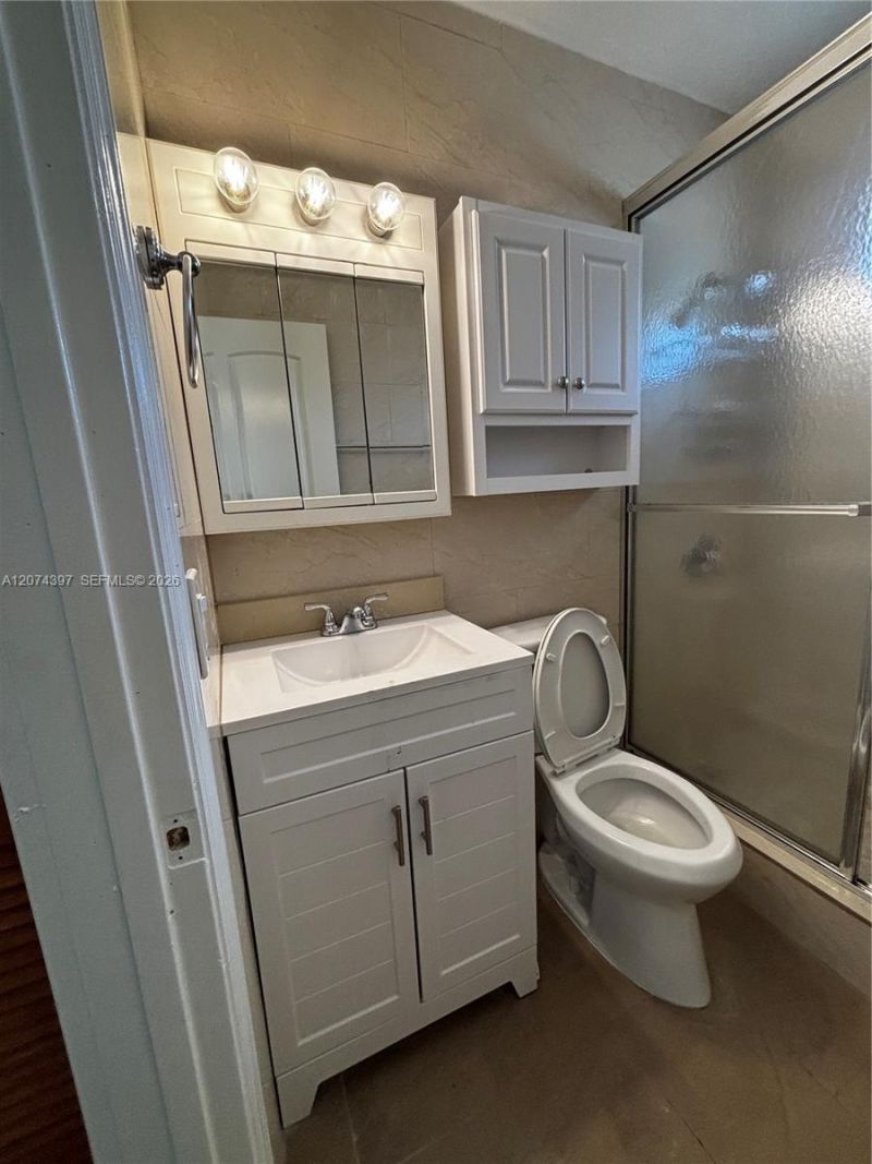 512 SW 10th St , Hallandale Beach, FL 33009 Photo