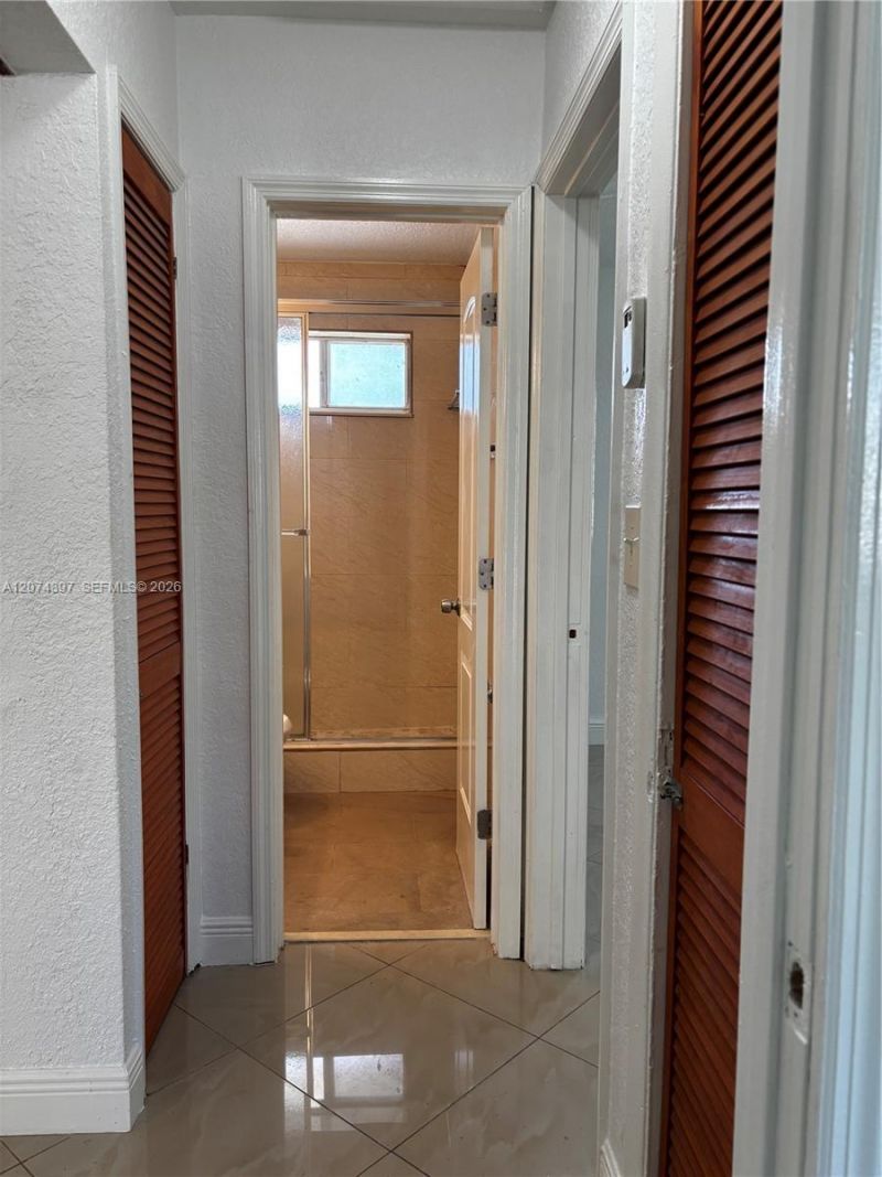 512 SW 10th St , Hallandale Beach, FL 33009 Photo