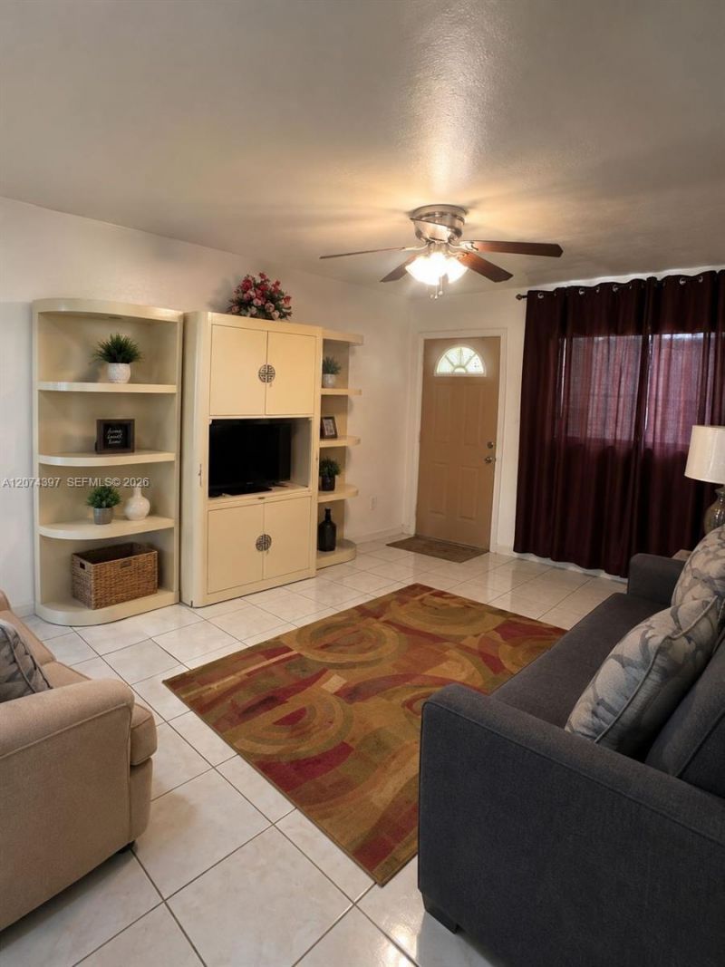 512 SW 10th St , Hallandale Beach, FL 33009 Photo